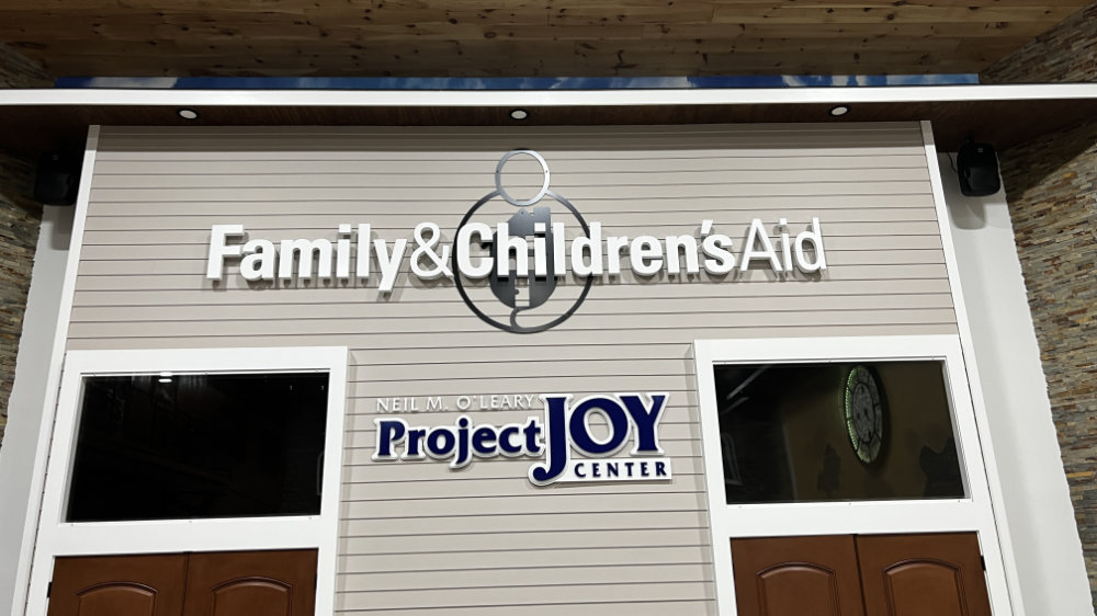 Signs and vehicle wraps gallery image