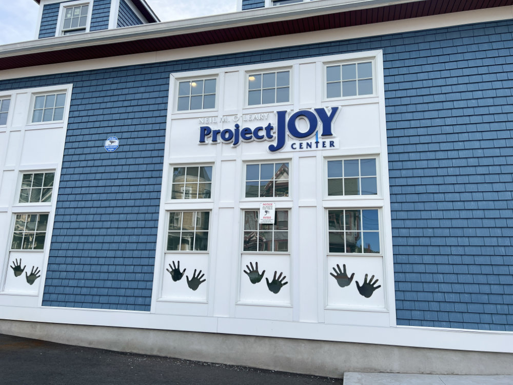 Signs and vehicle wraps gallery image