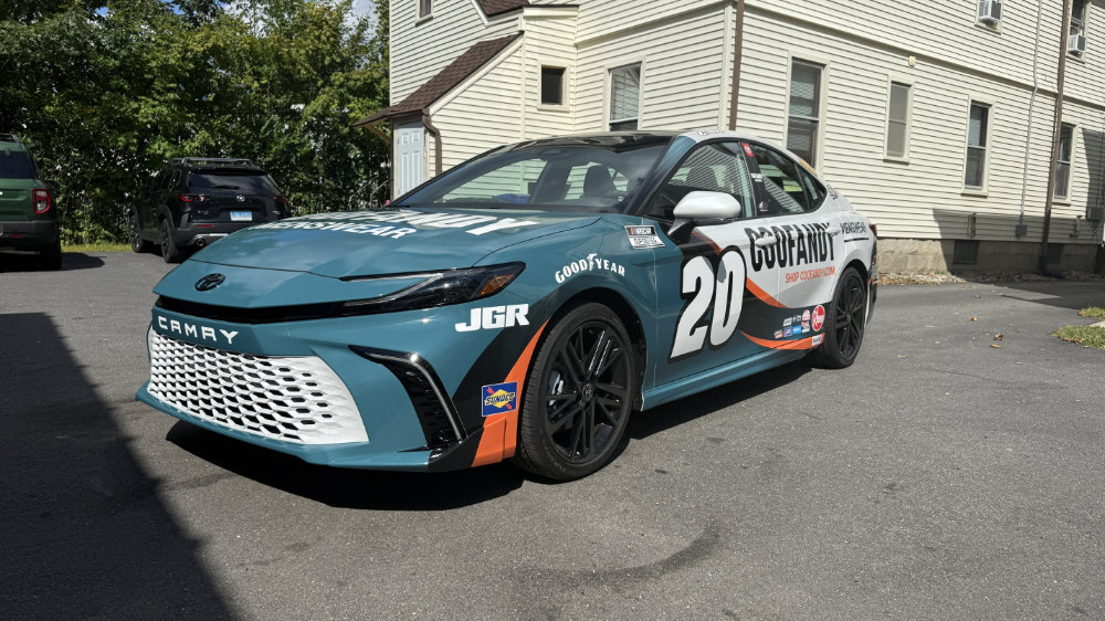 Signs and vehicle wraps gallery image